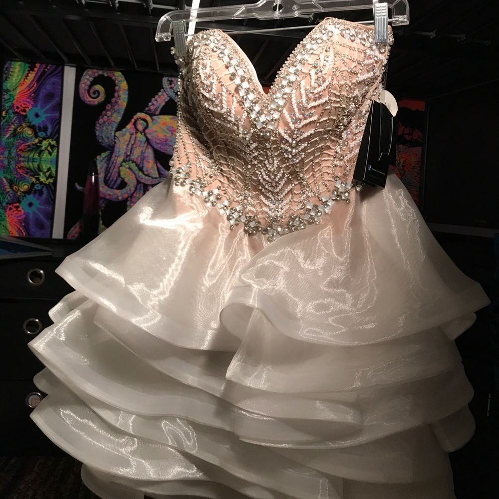 Terrani Couture White Prom/Homecoming Dress